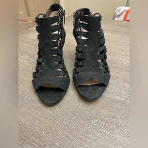 Vince Camuto black heels size 6